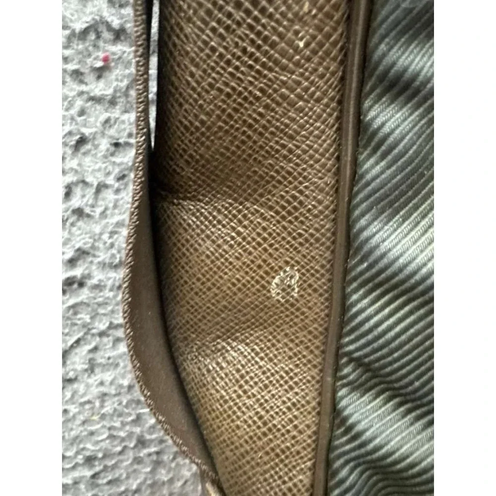 Louis Vuitton Taiga Viktor Leather Shoulder Messenger Bag Brown‎ 13.5